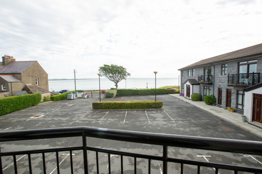 27 Edgewater