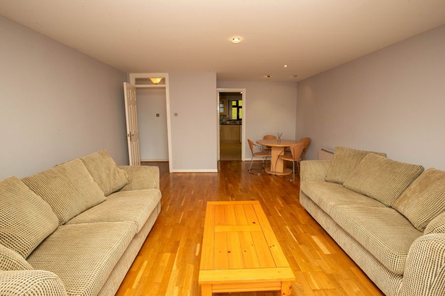 27 Edgewater