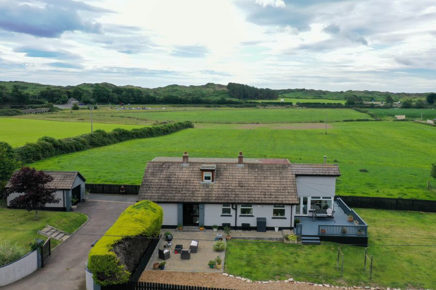 Dolmen Cottage, 4 Flush Road