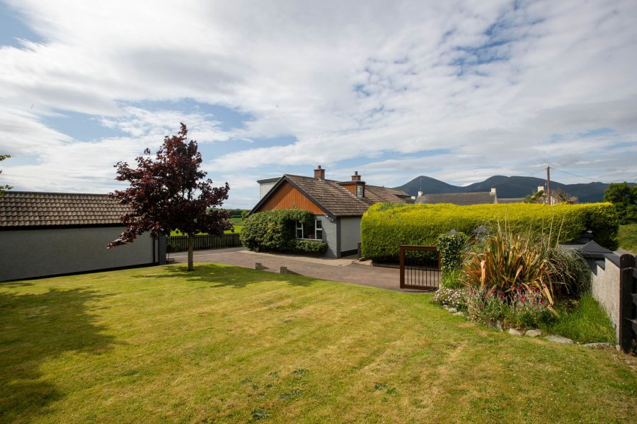 Dolmen Cottage, 4 Flush Road