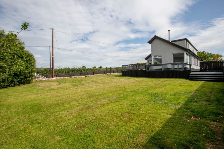 Dolmen Cottage, 4 Flush Road