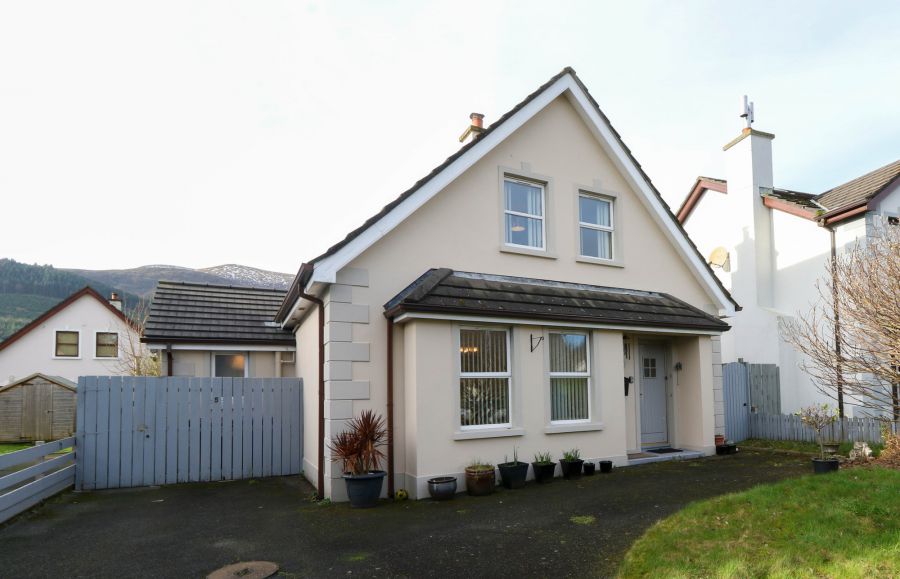 5 Tullybrannigan Way