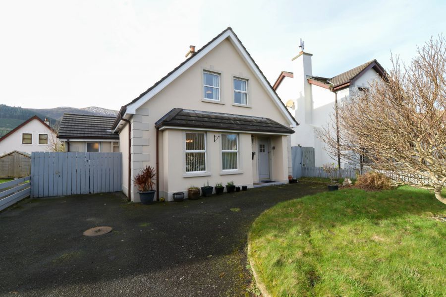 5 Tullybrannigan Way