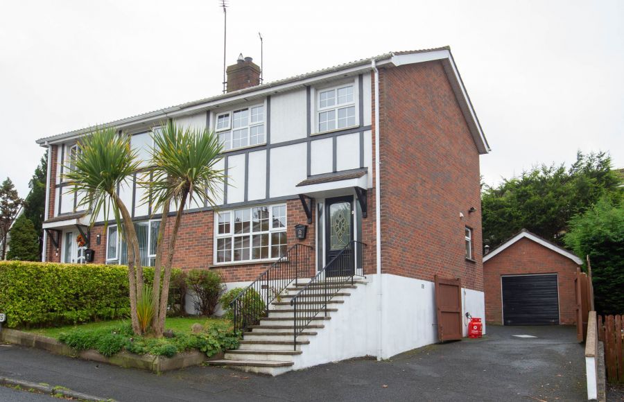 4 Tudor Oaks