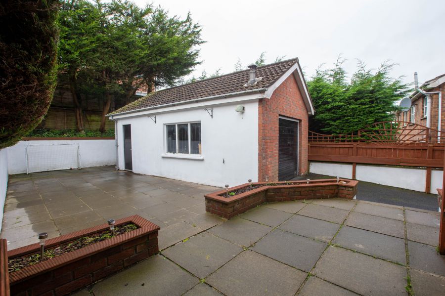4 Tudor Oaks