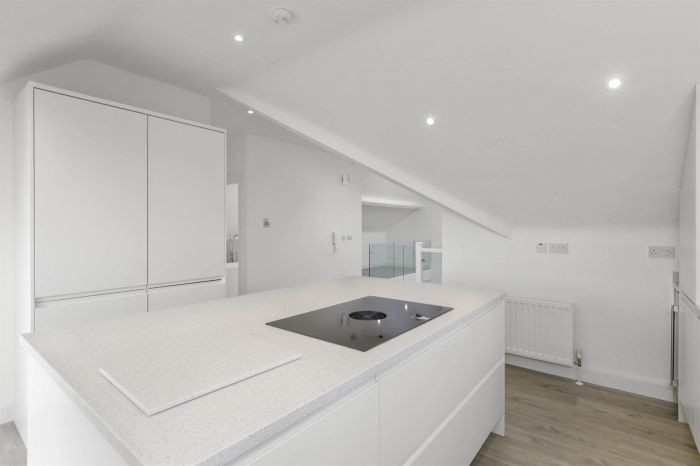 THE CLOCK TOWER APARTMENT, 4 Crosby House