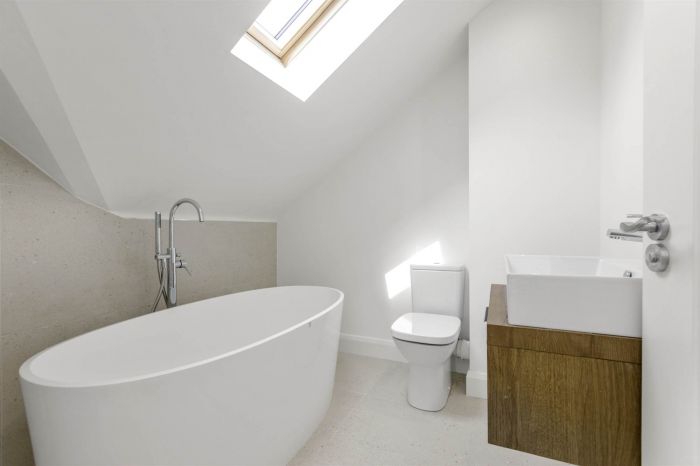 THE CLOCK TOWER APARTMENT, 4 Crosby House