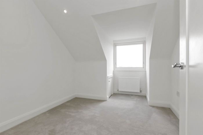 THE CLOCK TOWER APARTMENT, 4 Crosby House