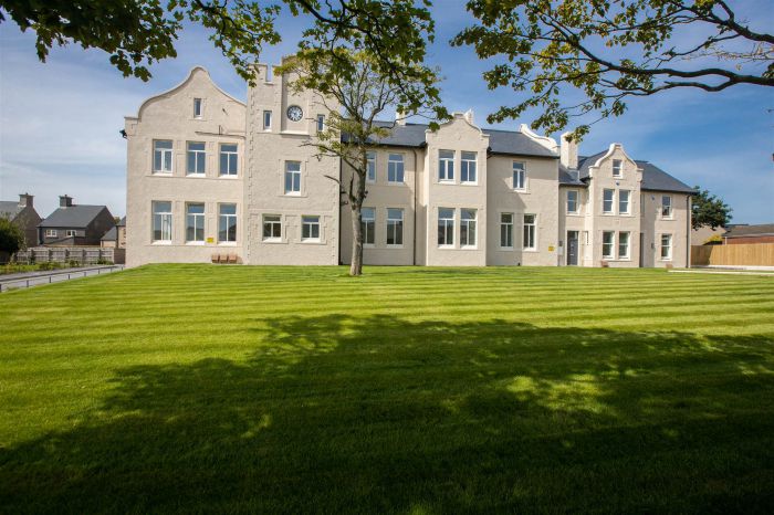 THE CLOCK TOWER APARTMENT, 4 Crosby House