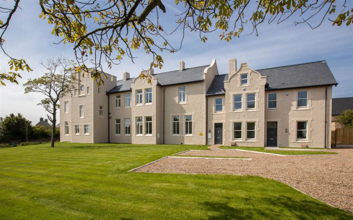THE CLOCK TOWER APARTMENT, 4 Crosby House