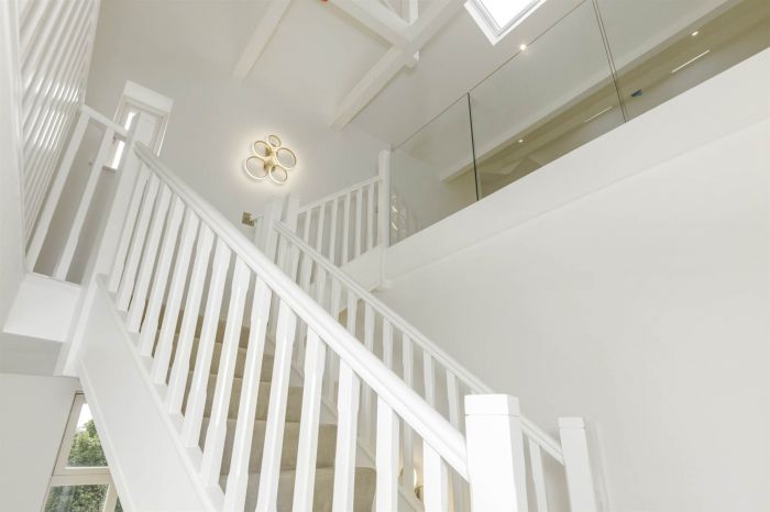 THE CLOCK TOWER APARTMENT, 4 Crosby House