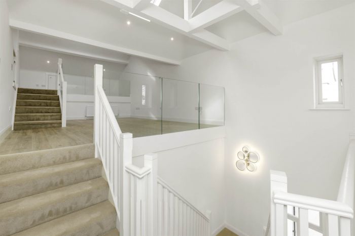 THE CLOCK TOWER APARTMENT, 4 Crosby House