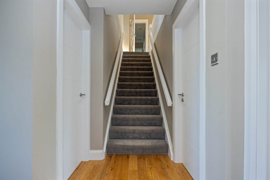 2 Kintyre Avenue