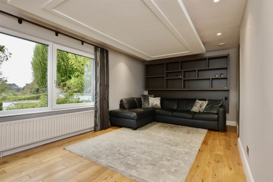 2 Kintyre Avenue
