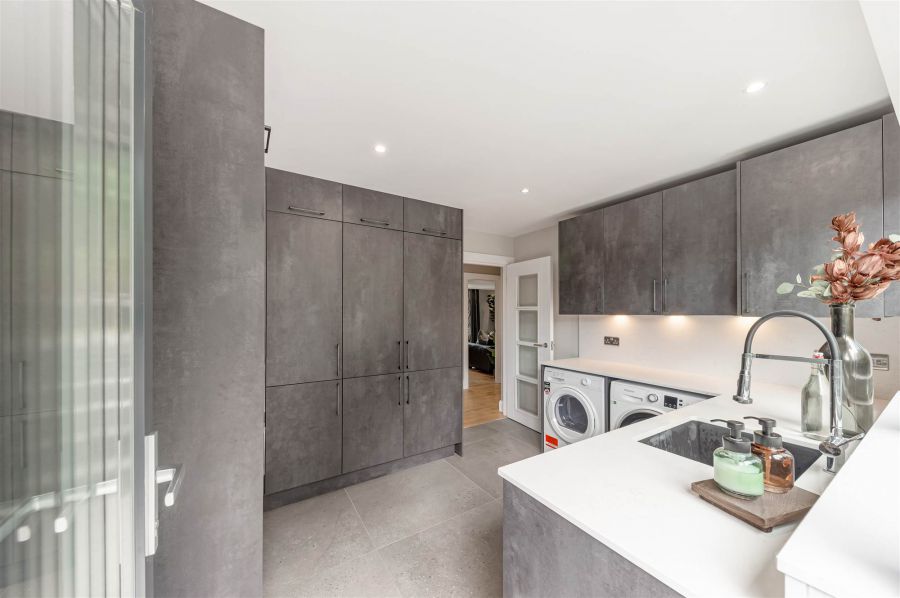 2 Kintyre Avenue