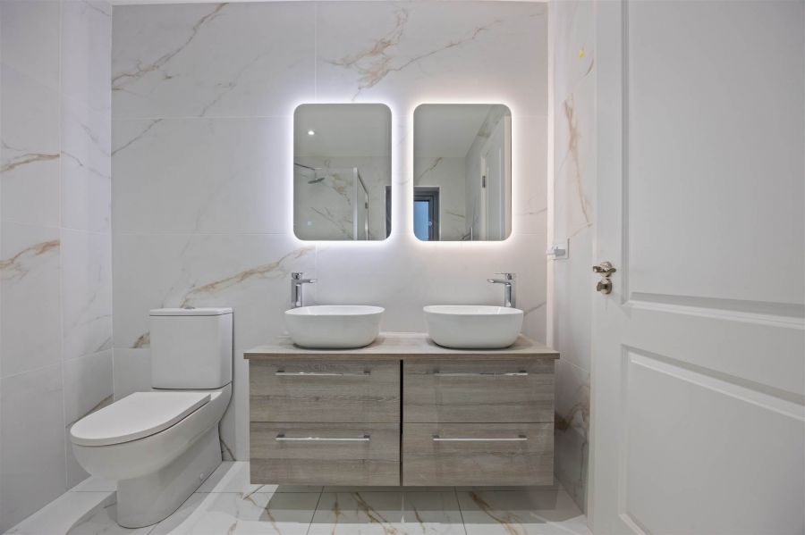 Townhouse with private elevator, 3 Priory Gate