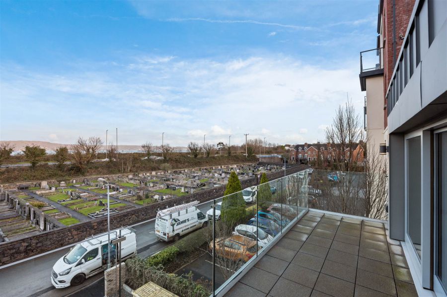 Townhouse with private elevator, 3 Priory Gate