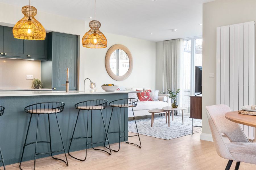 The Evergreen, 46 Ferndene