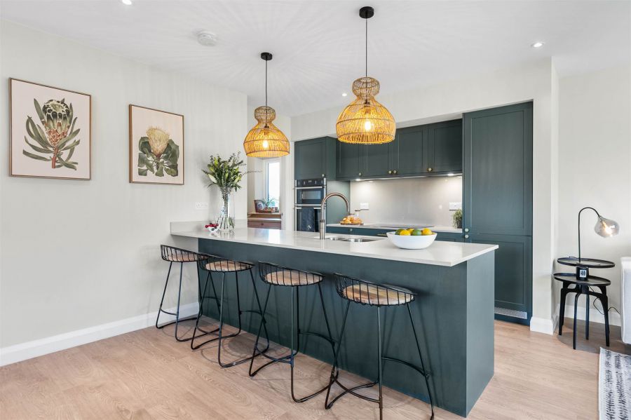The Evergreen, 45 Ferndene