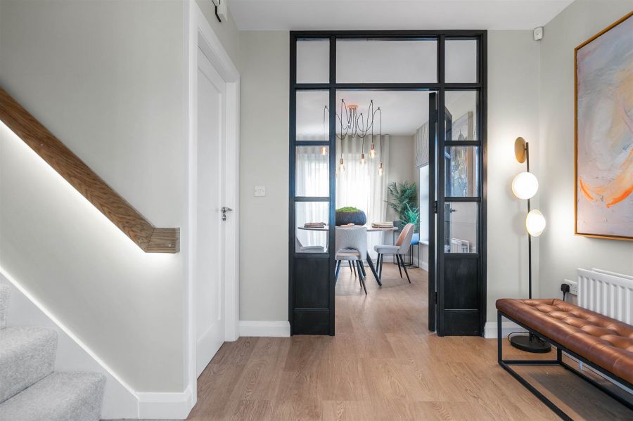 The Evergreen, 45 Ferndene