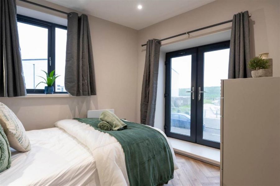 The Penthouse, 3 , 37 West