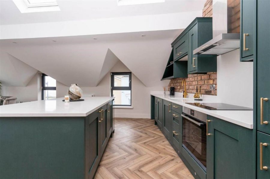 The Penthouse, 3 , 37 West
