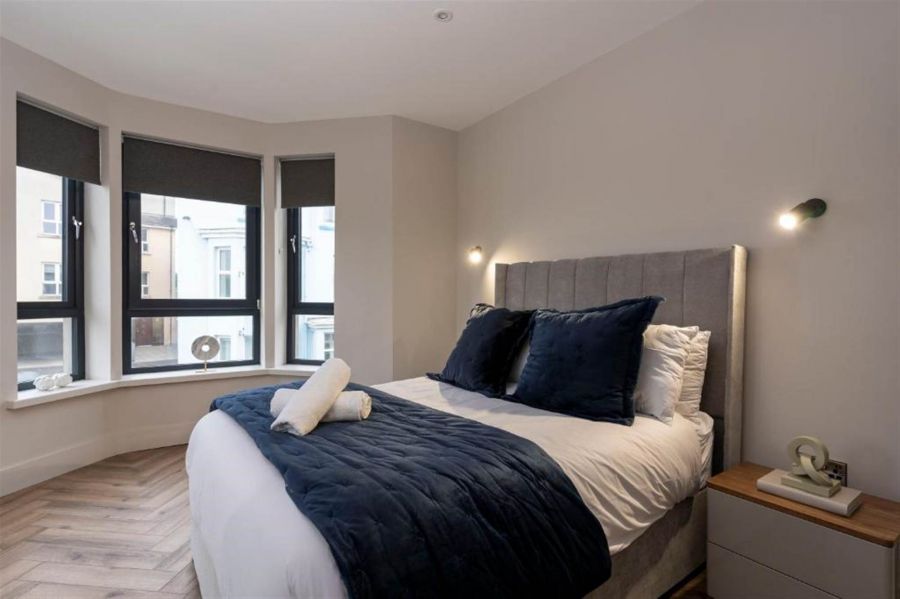 The Penthouse, 3 , 37 West