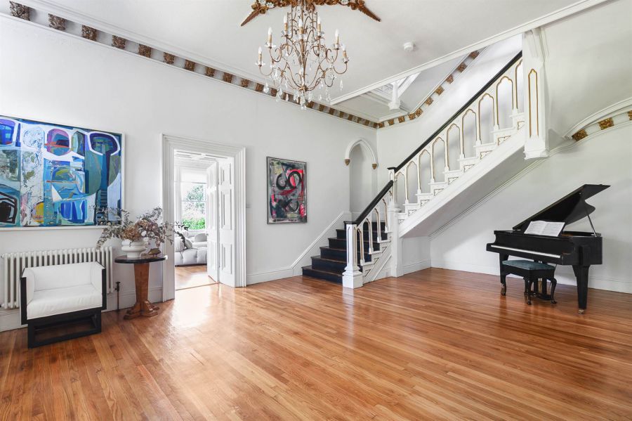 Tudor Hall, 5 Tudor Park