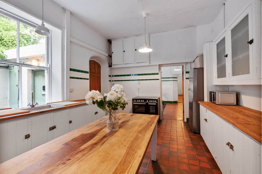 Tudor Hall, 5 Tudor Park