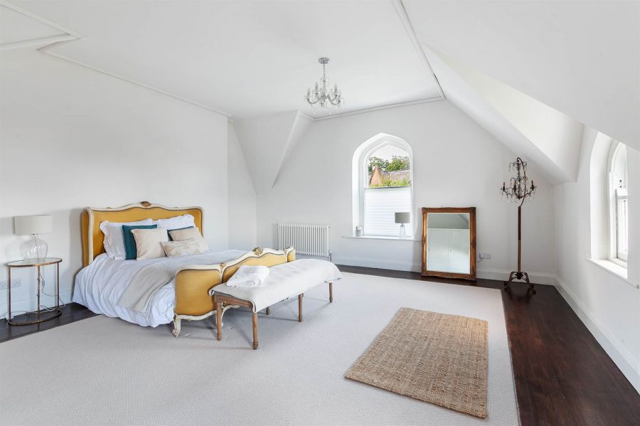 Tudor Hall, 5 Tudor Park