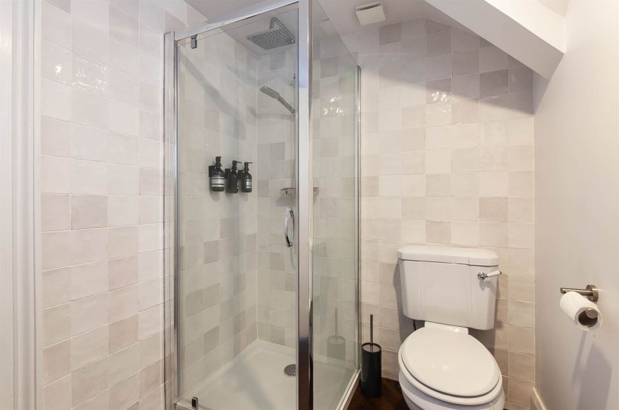 Tudor Hall, 5 Tudor Park