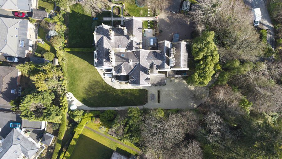 Tudor Hall, 5 Tudor Park