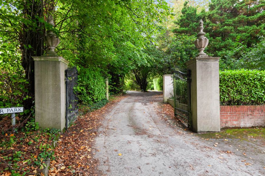 Tudor Hall, 5 Tudor Park