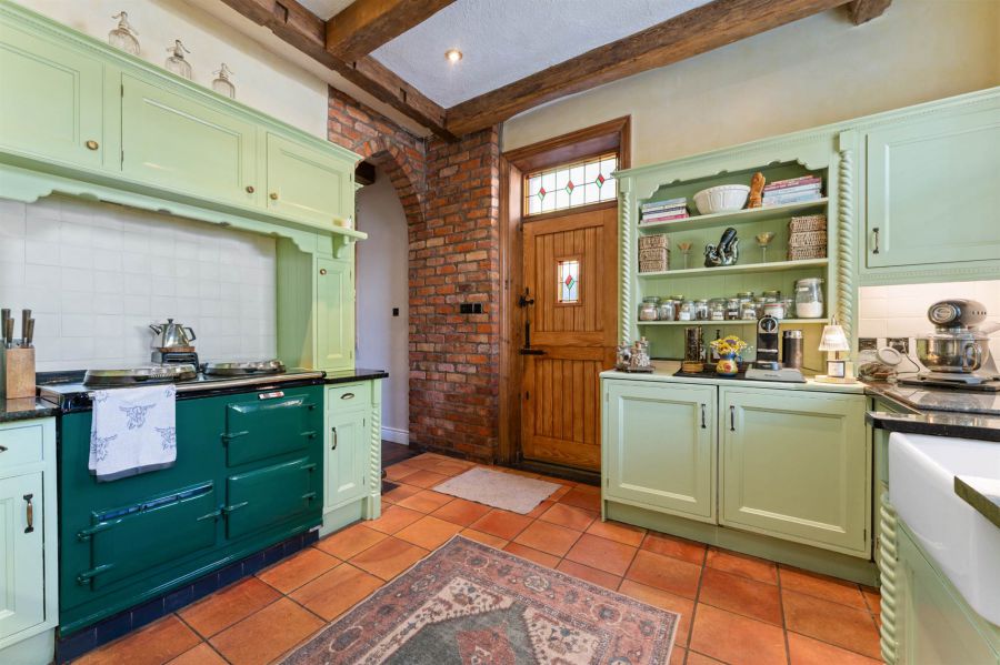 Clonard, 13 Bachelors Walk