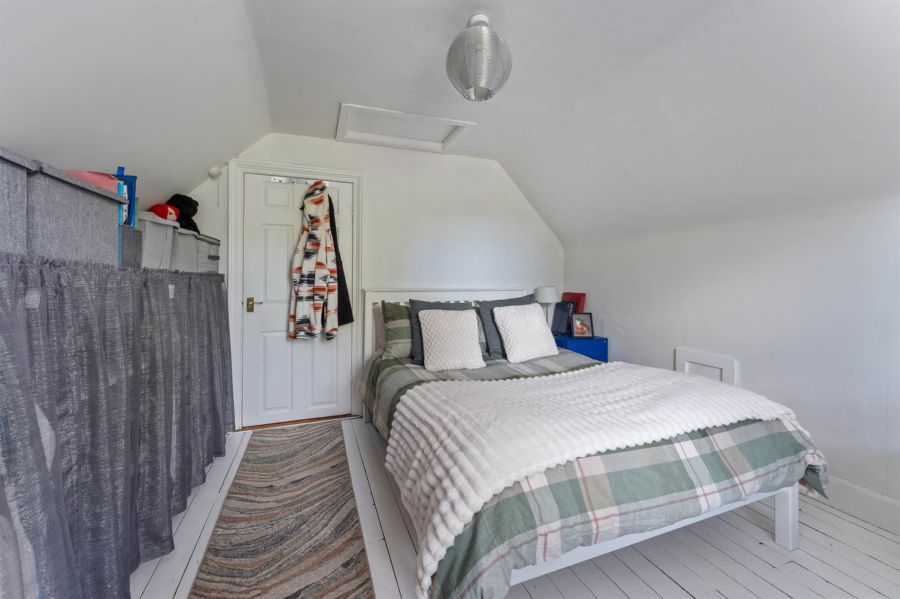Clonard, 13 Bachelors Walk