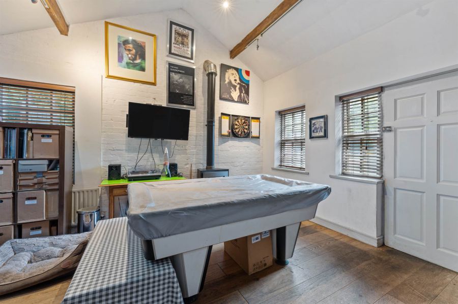 Clonard, 13 Bachelors Walk