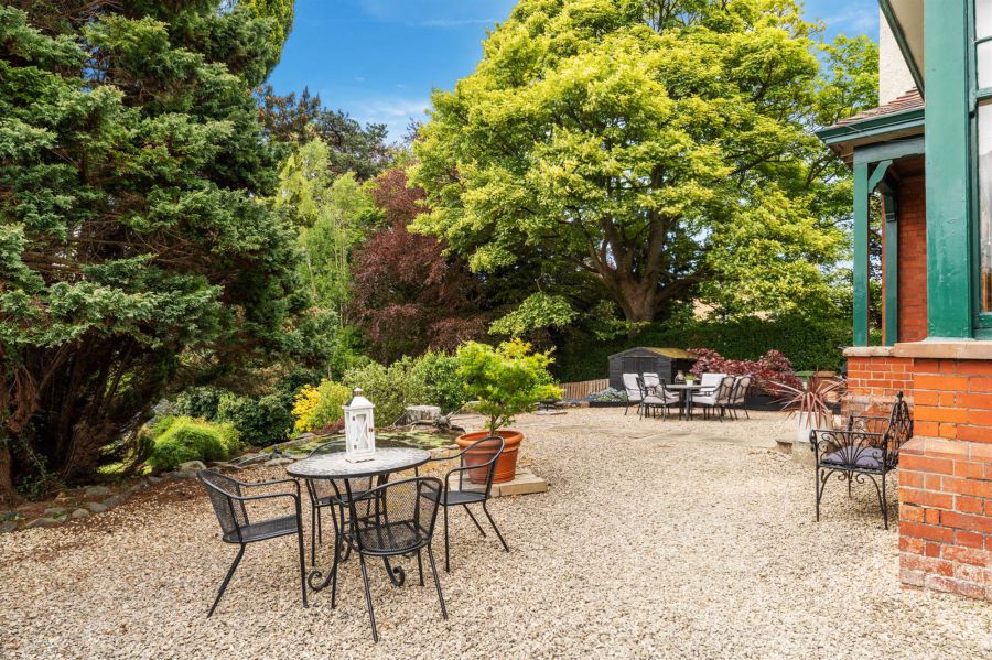 Clonard, 13 Bachelors Walk
