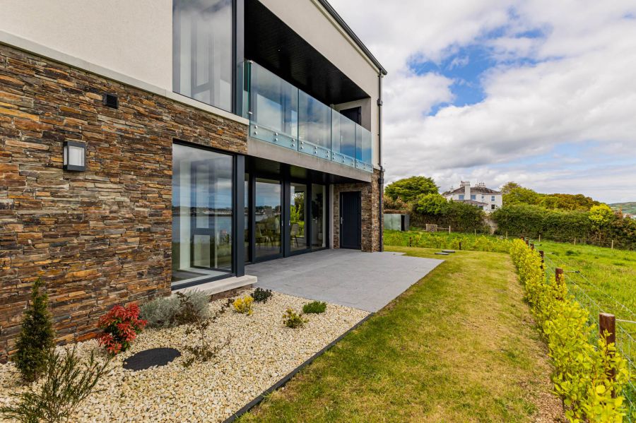 2 Coastguard Apartments
