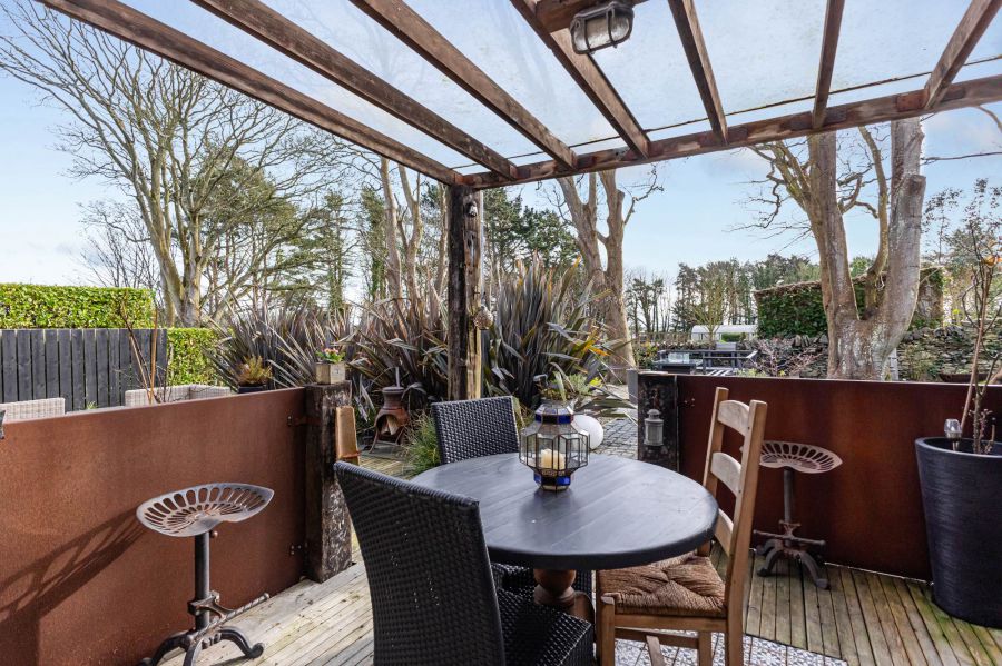 3 Ferry Quarter View