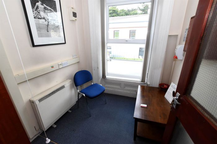 ** FOR SALE/TO LET **, 69 Church Street