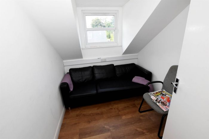 ** FOR SALE/TO LET **, 69 Church Street