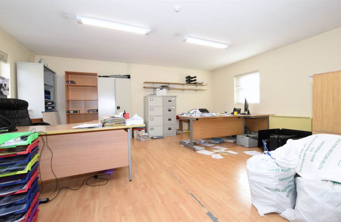 ** FOR SALE/TO LET **, 69 Church Street