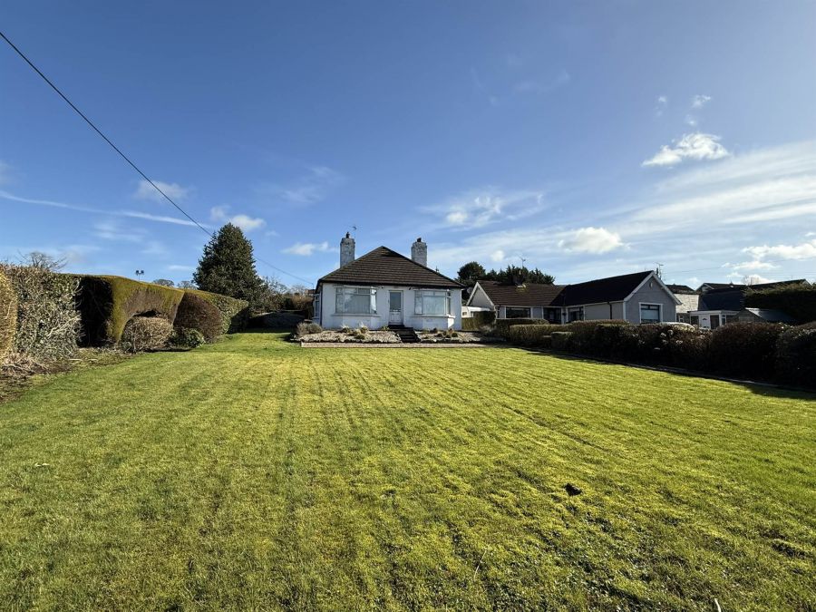 101 Belfast Road, ballynahinch, BT24 8EB