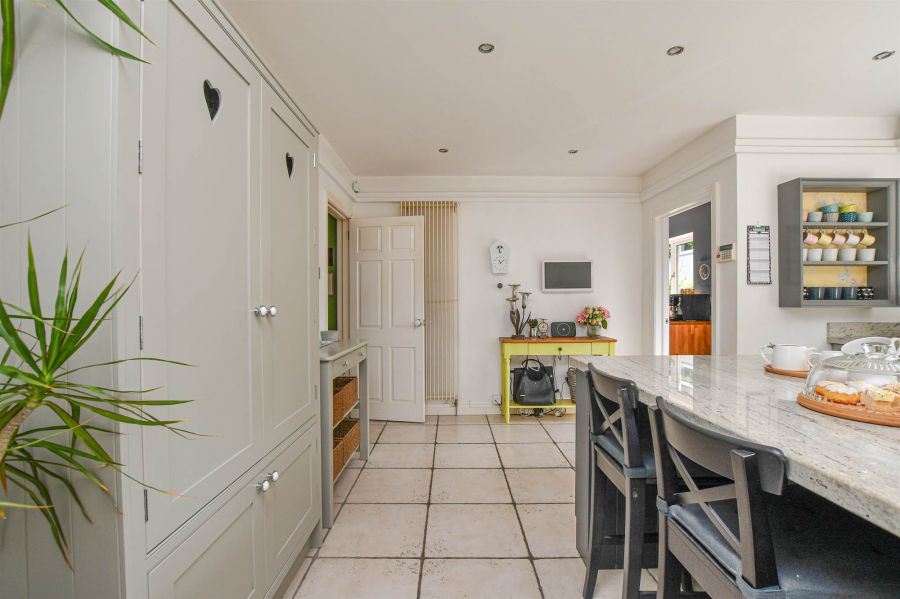 83 Downpatrick Road
