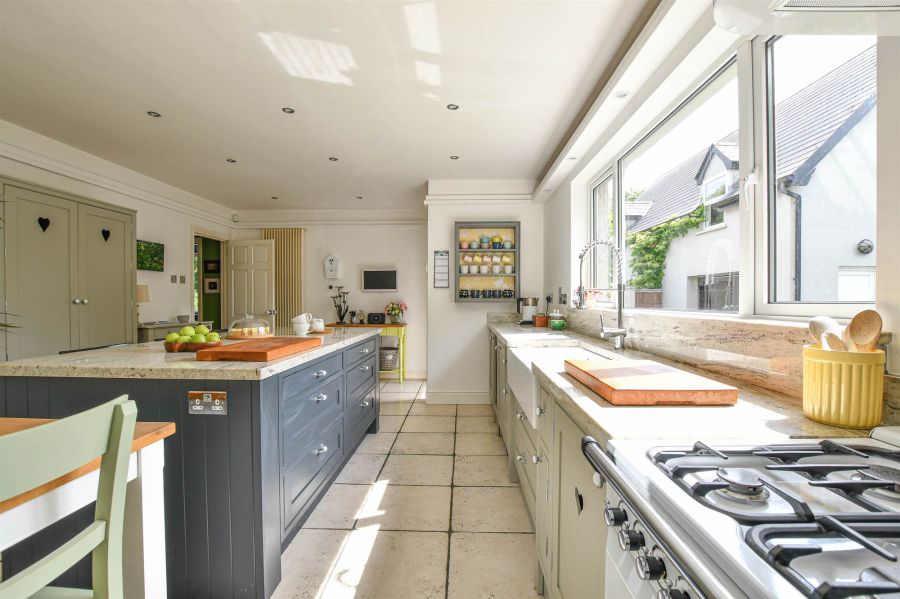 83 Downpatrick Road