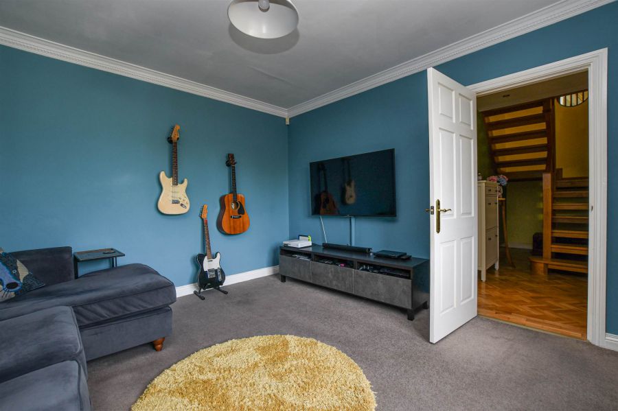 83 Downpatrick Road