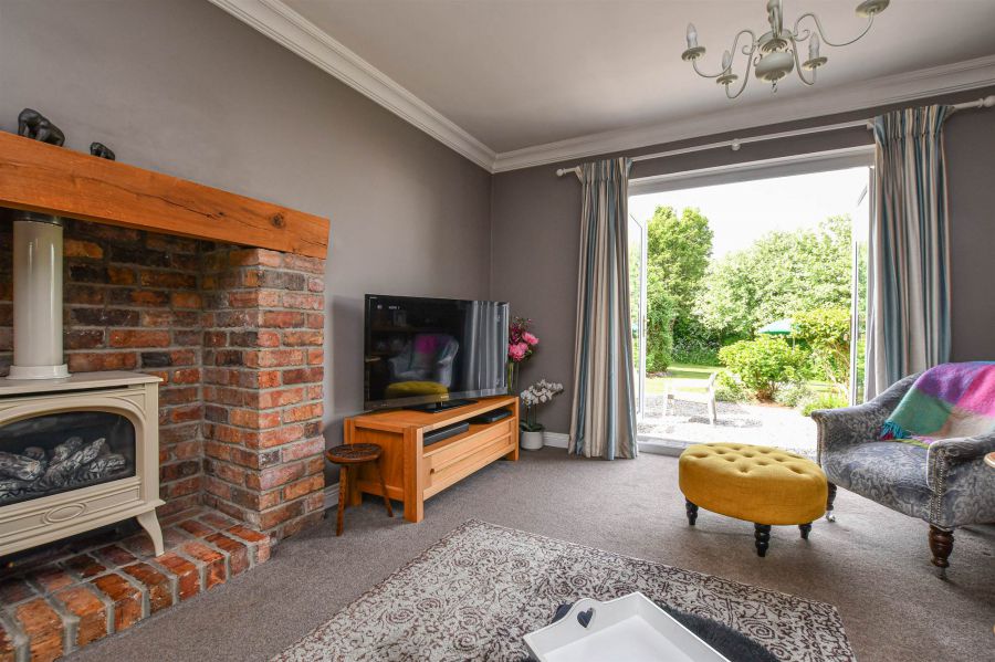 83 Downpatrick Road