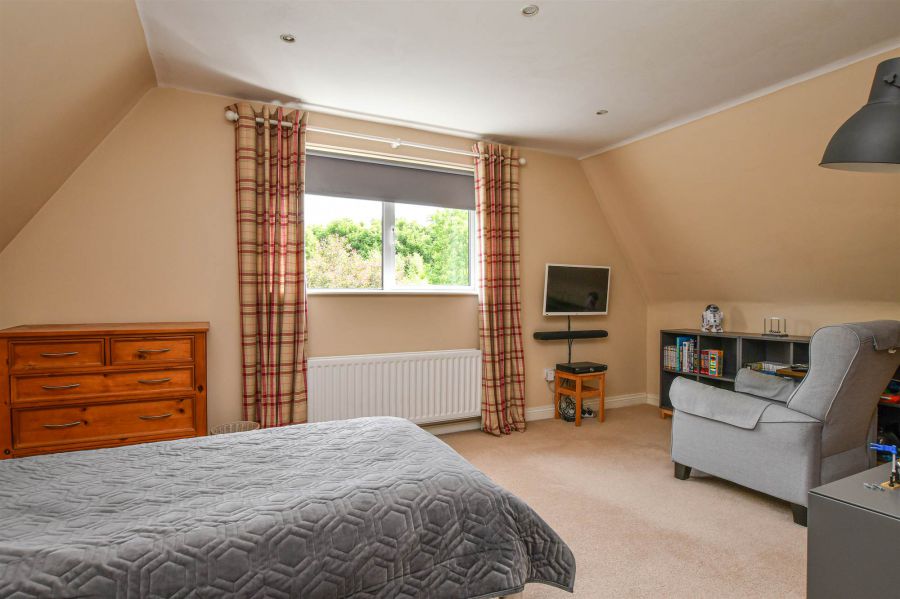 83 Downpatrick Road