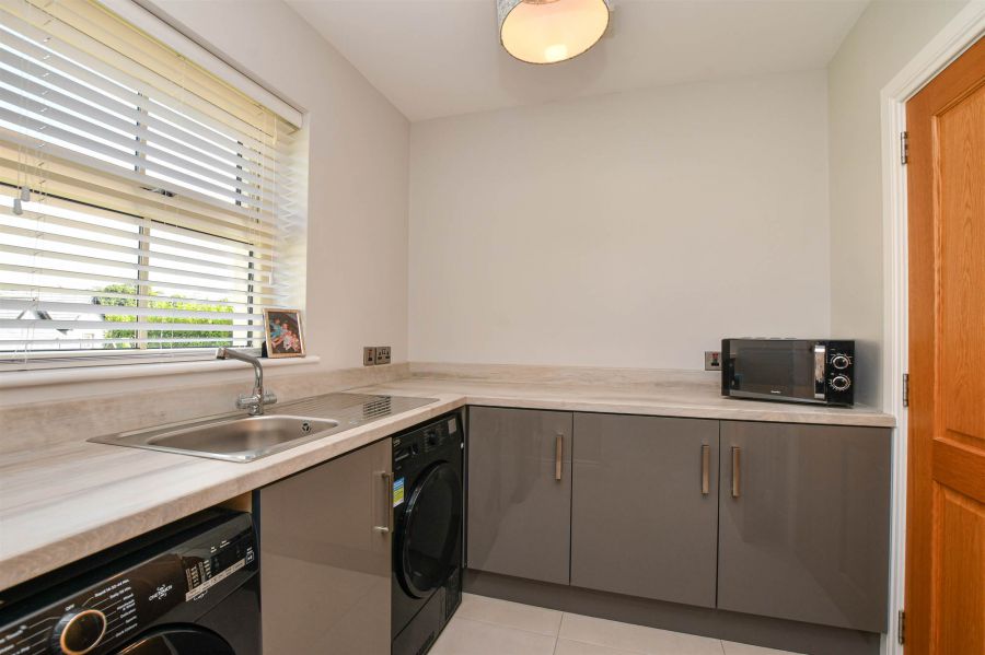 4 Strangford Manor