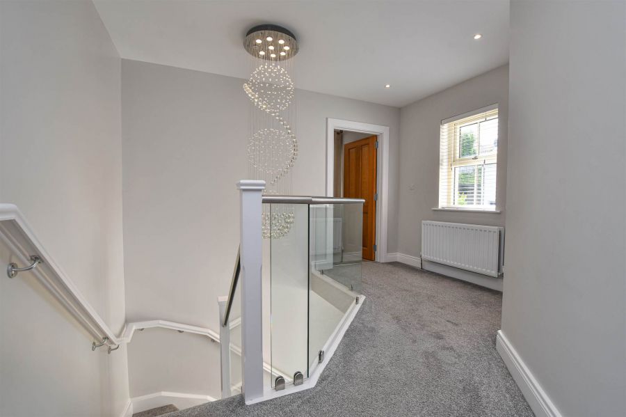 4 Strangford Manor